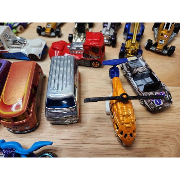 Little Boys Toy Car Lot – Mixed Brands, Small Scale Vehicles - Picture 10 of 10